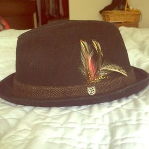 👍🏻👍🏻Brixton black fedora with feather👌🏻👌🏻